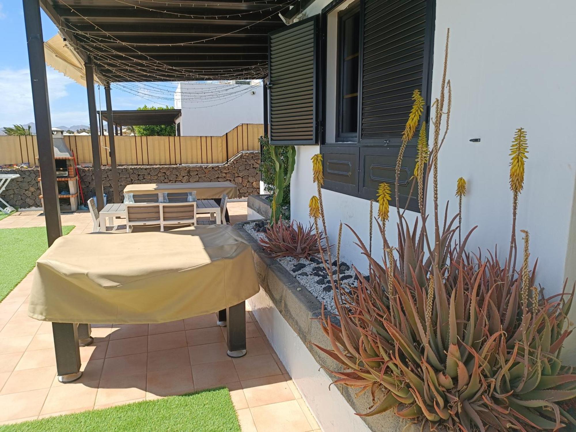 Villa Juanita, Puerto Del Carmen, Lanzarote Tías Exteriör bild